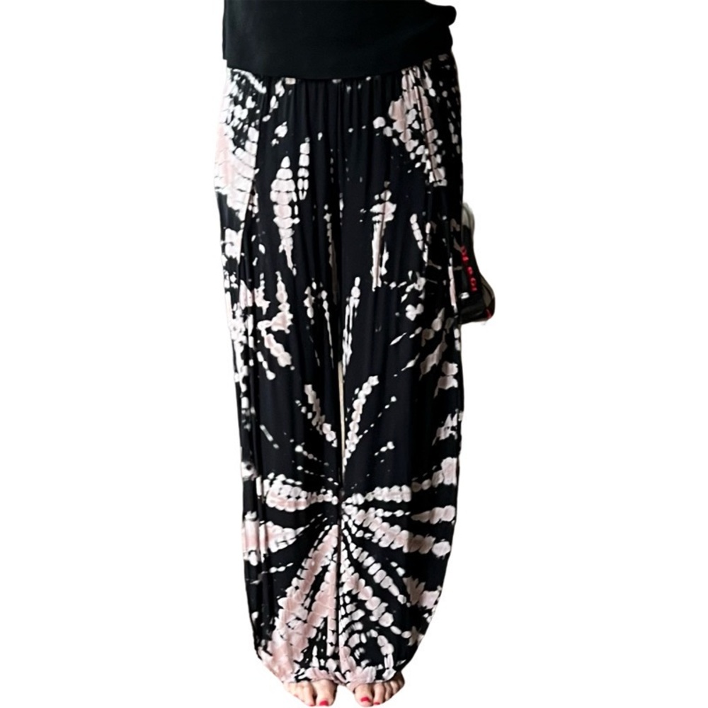 Wide pants with long side slits. - Picture 6 of 6